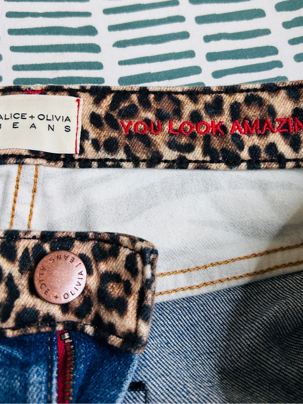 Alice + Olivia Leopard Zebra Trim Straight Crop Jeans 24 - Picture 10 of 12